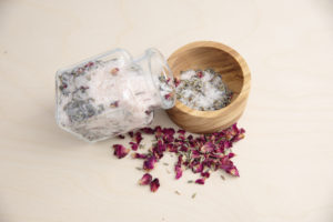 Spring gift box - Caresse CBD bath salts